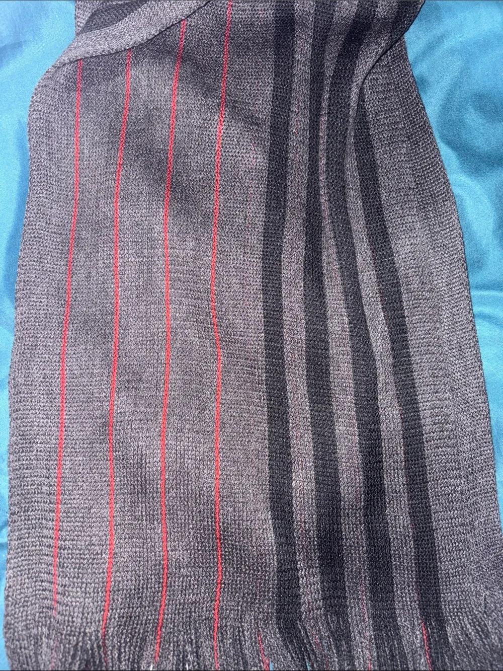 Apt. 9 Men's Gray & Black Striped Scarf with Red Pinstripes
